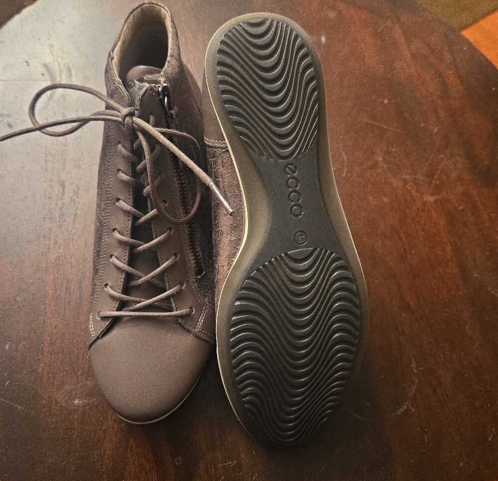 ECCO Women's Touch High-Top Sneaker stylish comfort fashion sneaker Olive Grey